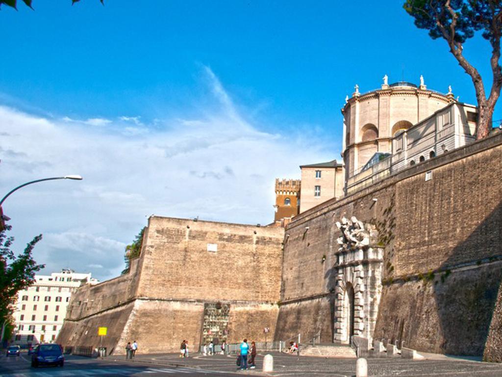 Vatican Dream — Photos 1